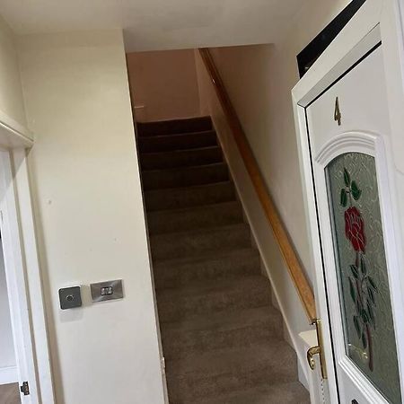 Fabulous 3 Bedroom House , Sleeps Up To 5-7 Guest. South Ockendon Zewnętrze zdjęcie
